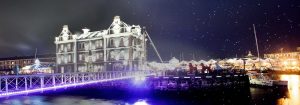 Lighting a bridge: Connecting two monuments